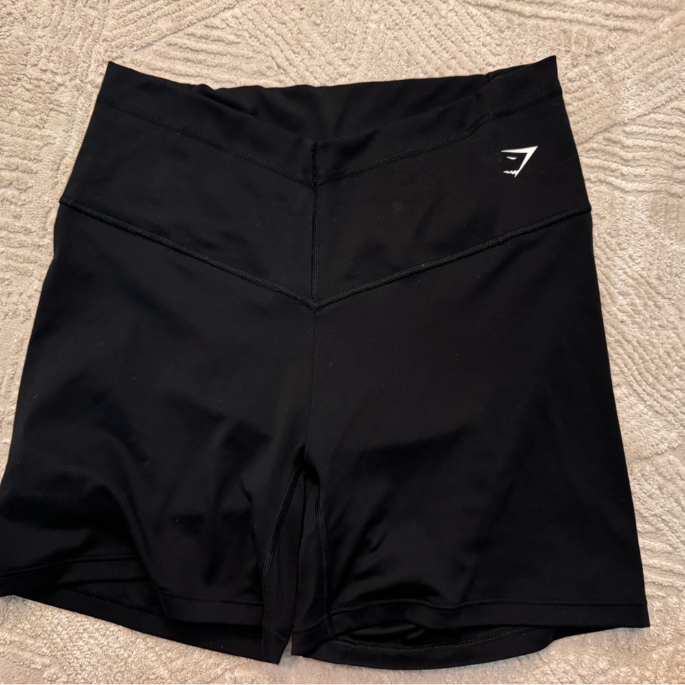 Gymshark v-waistband crossover shorts